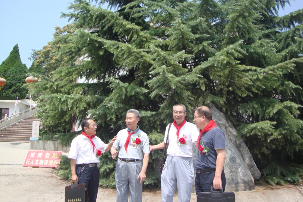 我会领导出席大型古装电视剧《石头记》研讨会