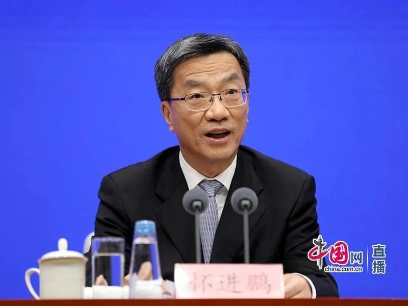 教育部部长怀进鹏:加快建设教育强国,办好人民满意的教育 权威部门话开局新闻